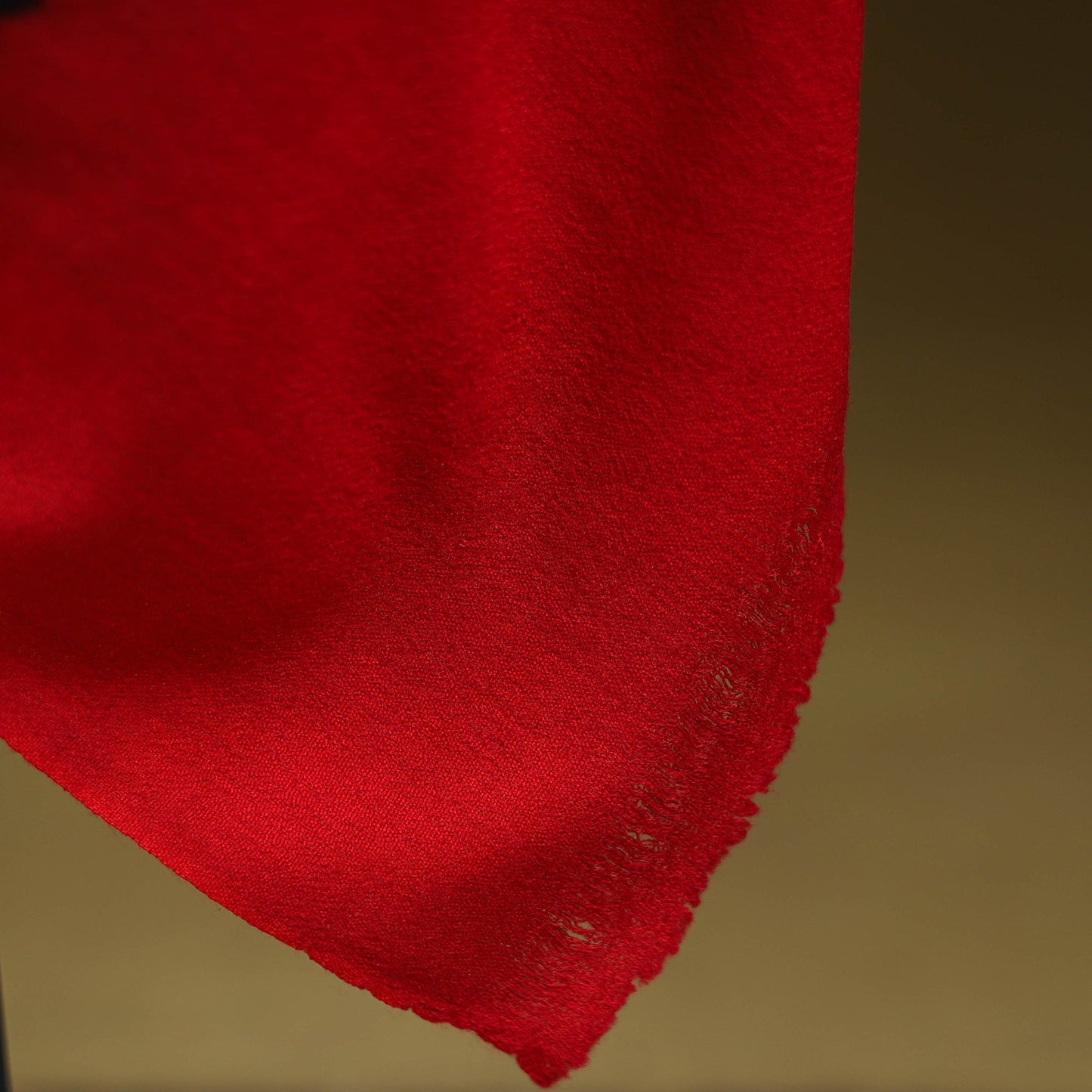 Kutch handwoven merino wool tie-dye bandhani shawl 02