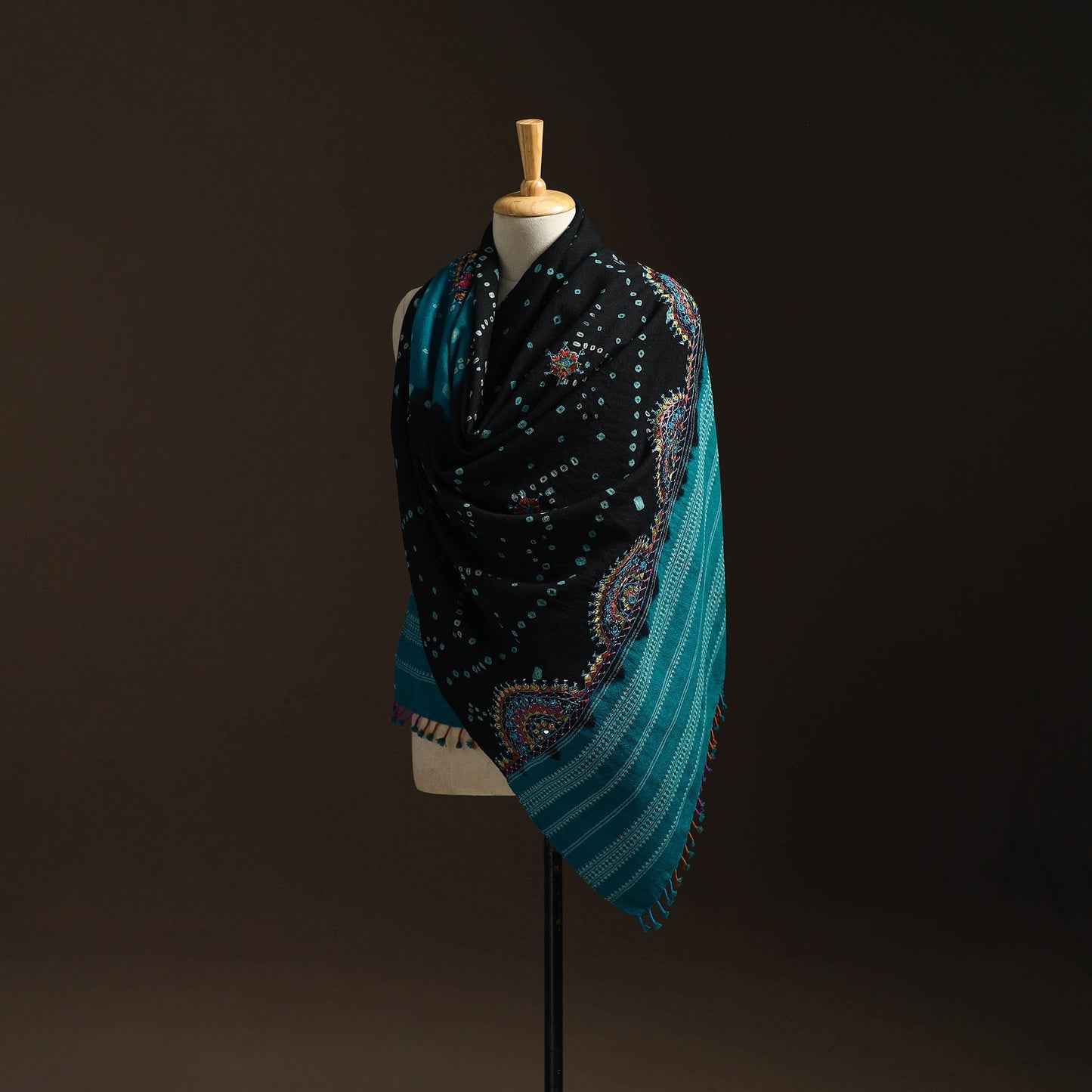 Kutch mirror work handwoven neran embroidery bandhani