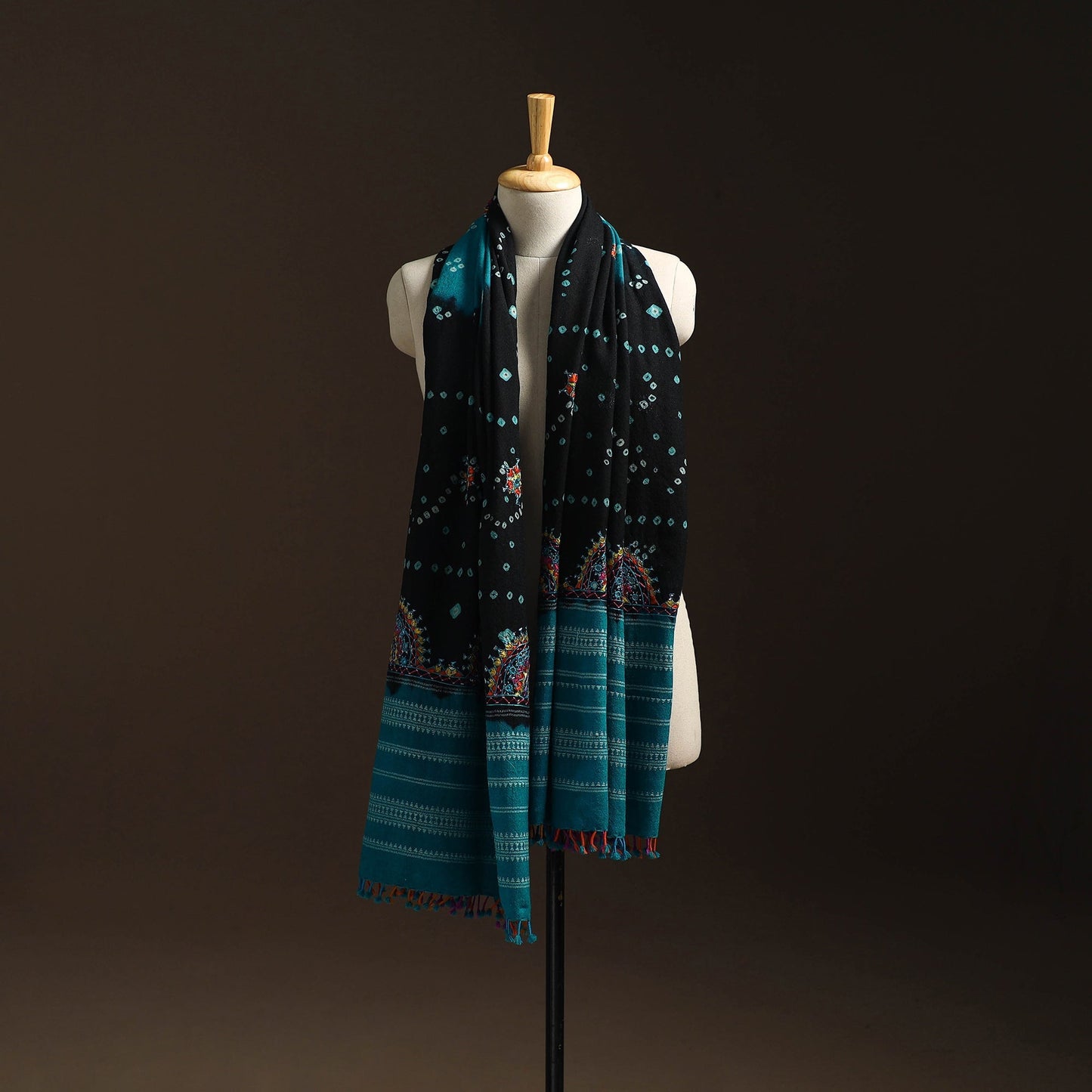 Kutch mirror work handwoven neran embroidery bandhani