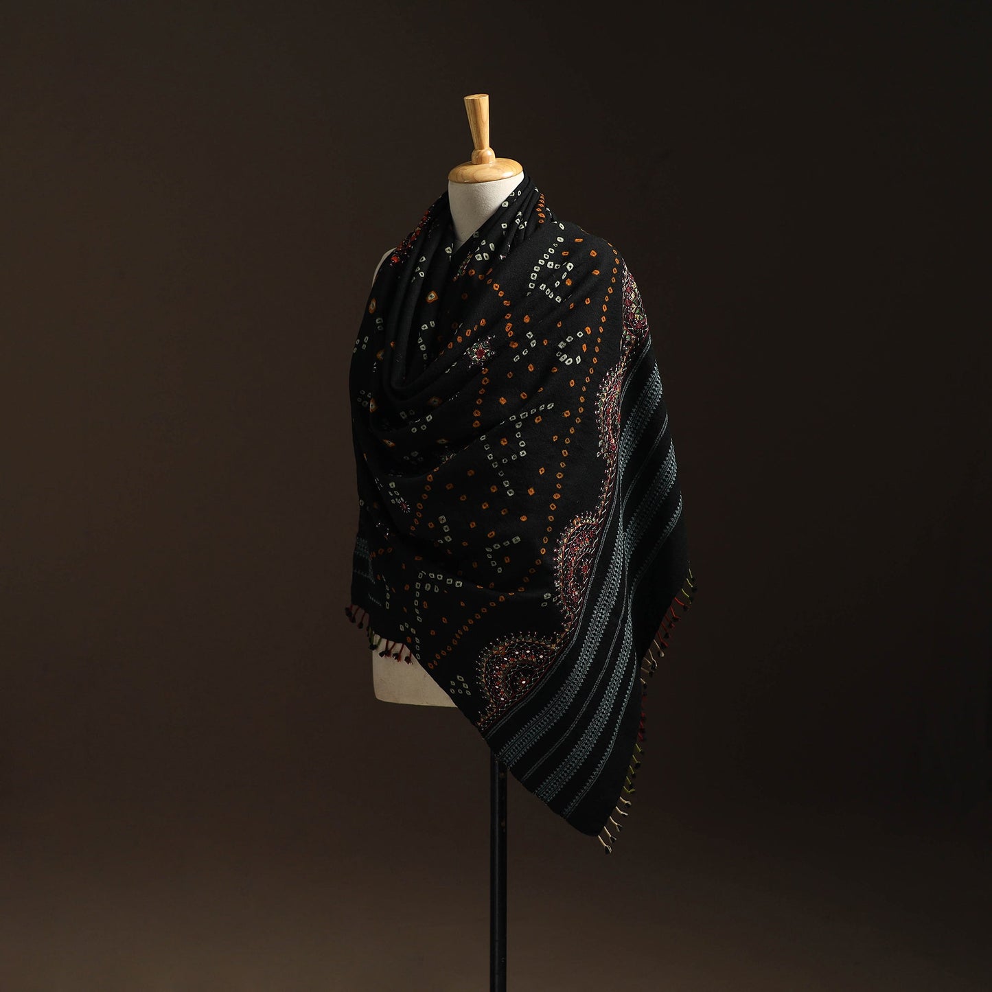 Kutch mirror work handwoven neran embroidery bandhani