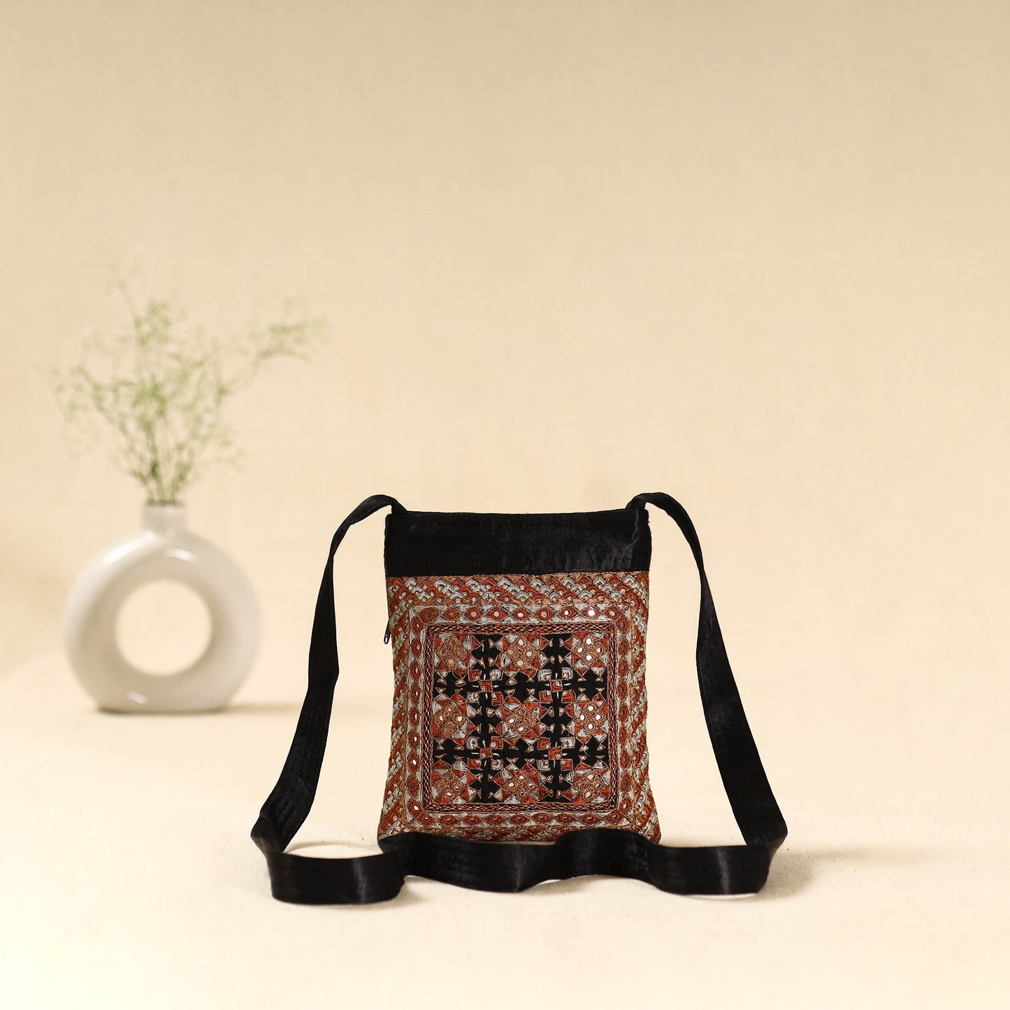 Kutch neran hand embroidered sling bag 46 - handcrafted