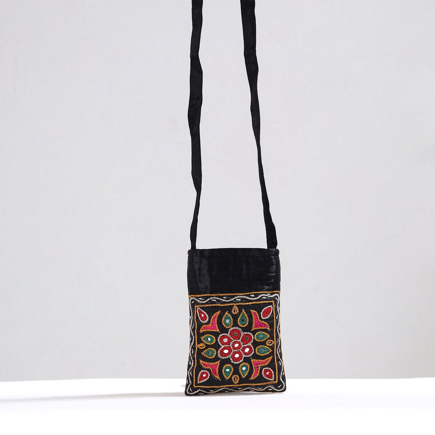 Kutch Pakko Hand Embroidery Mirror Work Mashru Silk Sling Bag 83 Online l iTokri.com