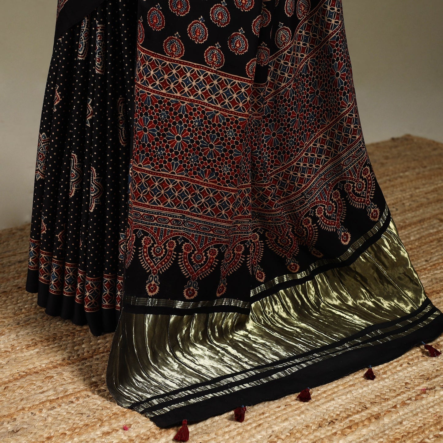 Natural dyed modal silk saree with lagdi patta 04