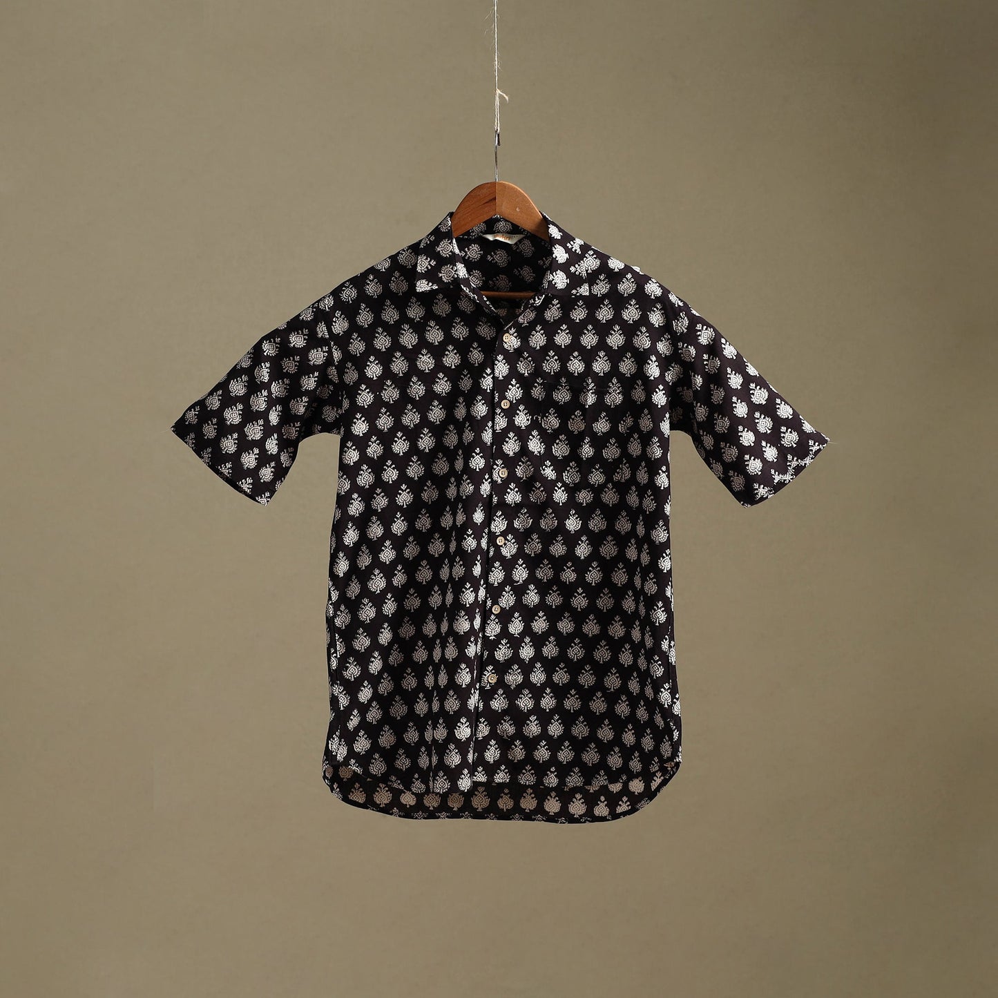 Natural dyed cotton men half sleeve hand bagh shirt 01