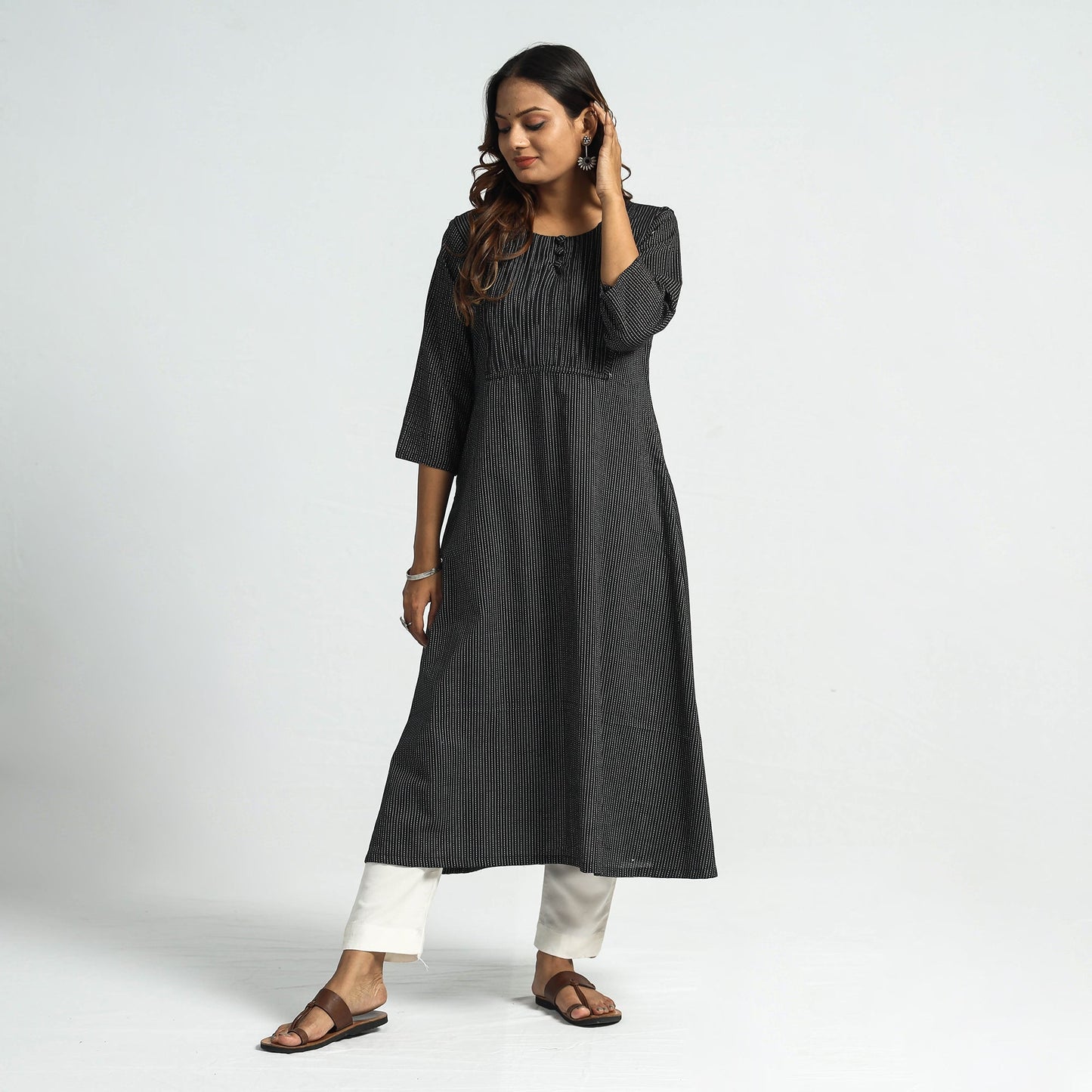 Buy Plain Running Stitch Cotton Pintuck Long Kurta Online at iTokri.com