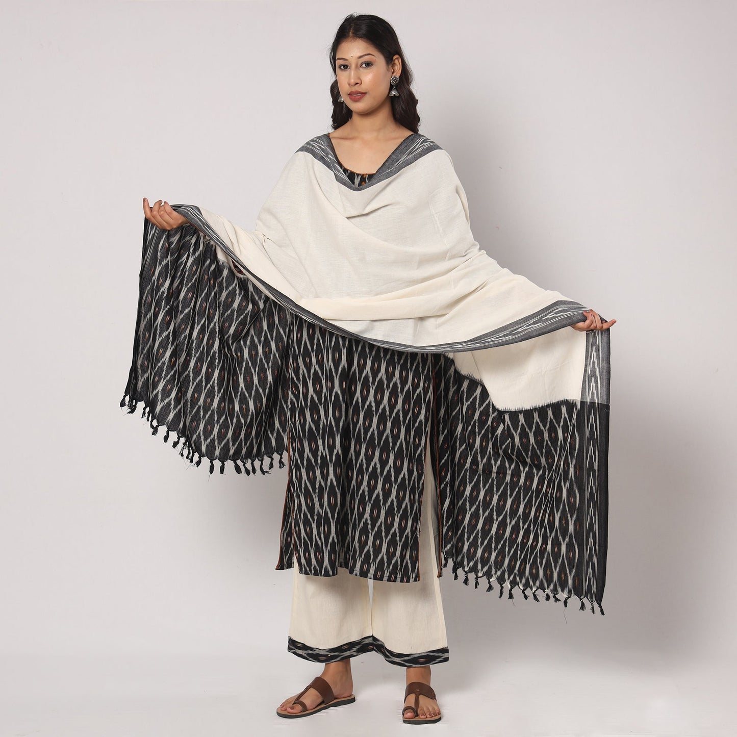 Black - pochampally ikat weave cotton kurta with palazzo &