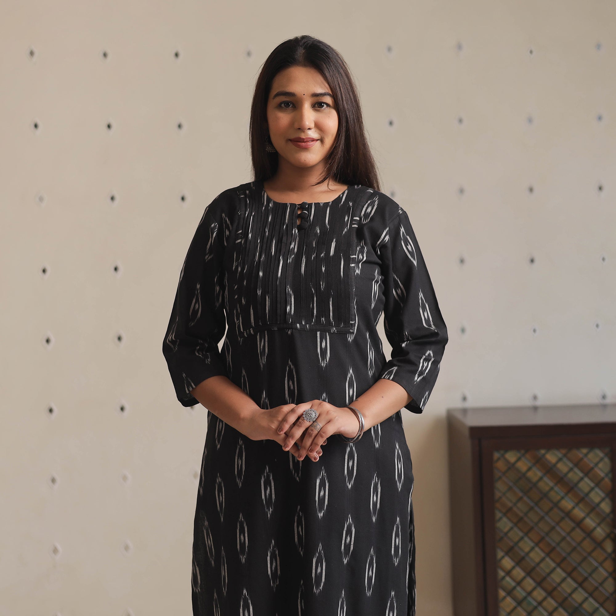 Black - Pochampally Ikat Weave Cotton Pintuck Long Straight Long Kurta 01
