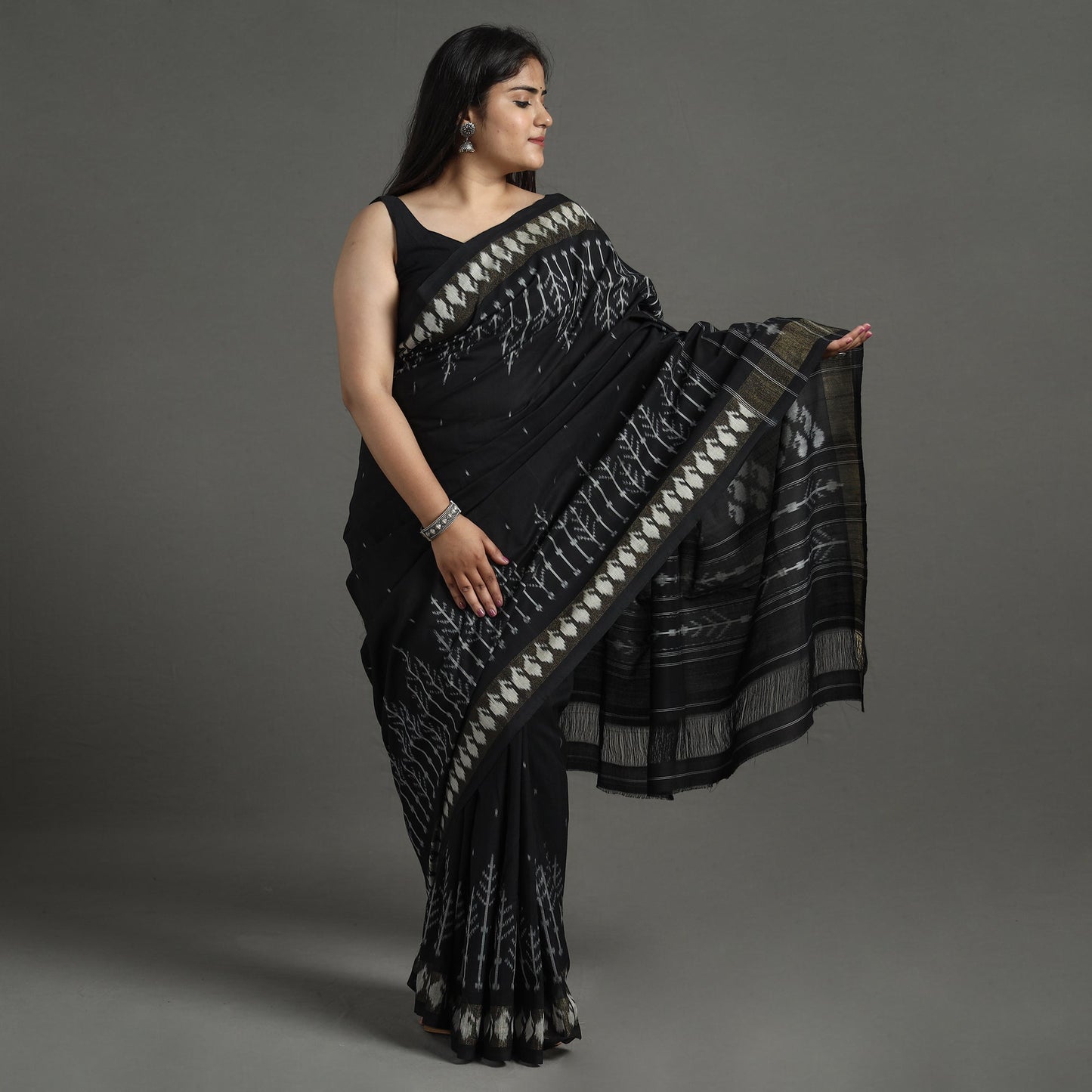 Pochampally Ikat Weave Pure Handloom Cotton Saree 01