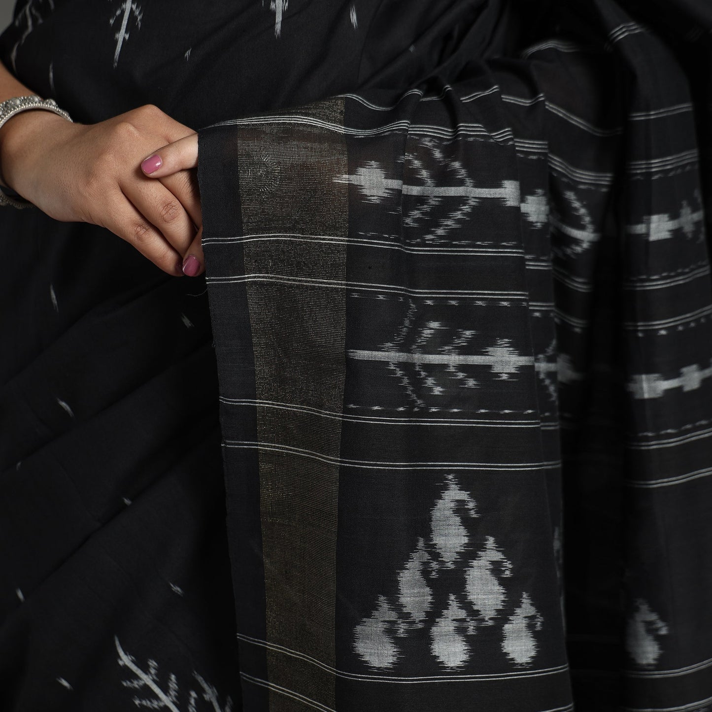 Pochampally Ikat Weave Pure Handloom Cotton Saree 01