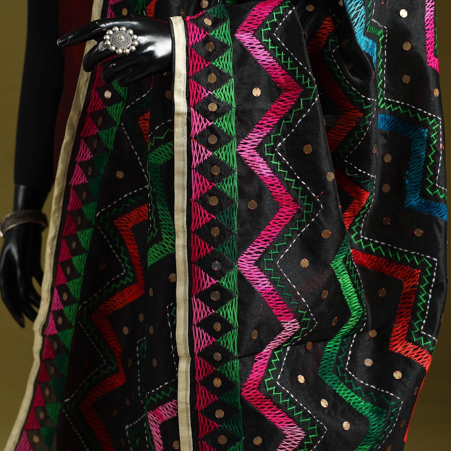 Ranihati chanderi silk zig zag hand embroidery dupatta 07