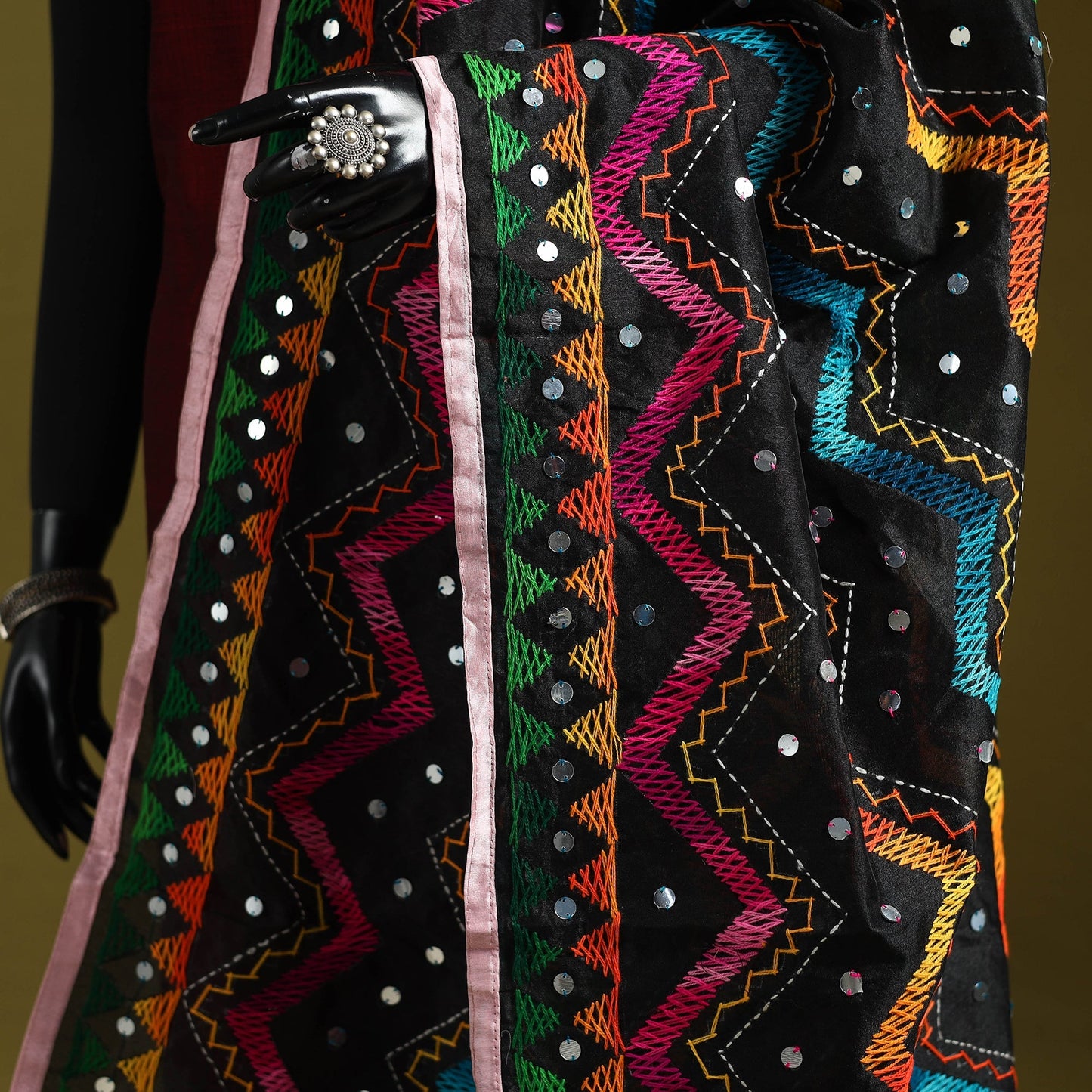 Ranihati chanderi silk zig zag hand embroidery dupatta 08