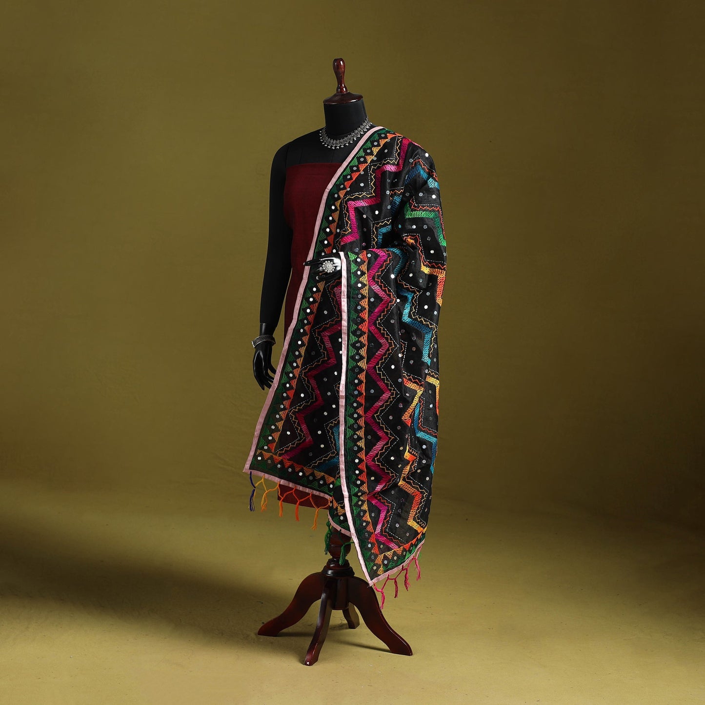 Ranihati chanderi silk zig zag hand embroidery dupatta 08