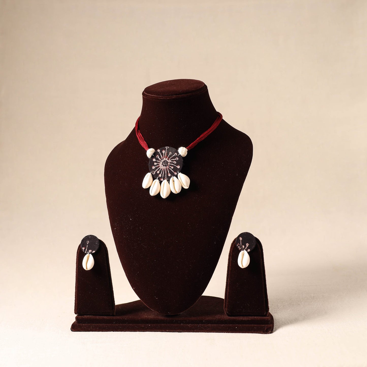 Black - shell work fabart necklace set 33 - handcrafted