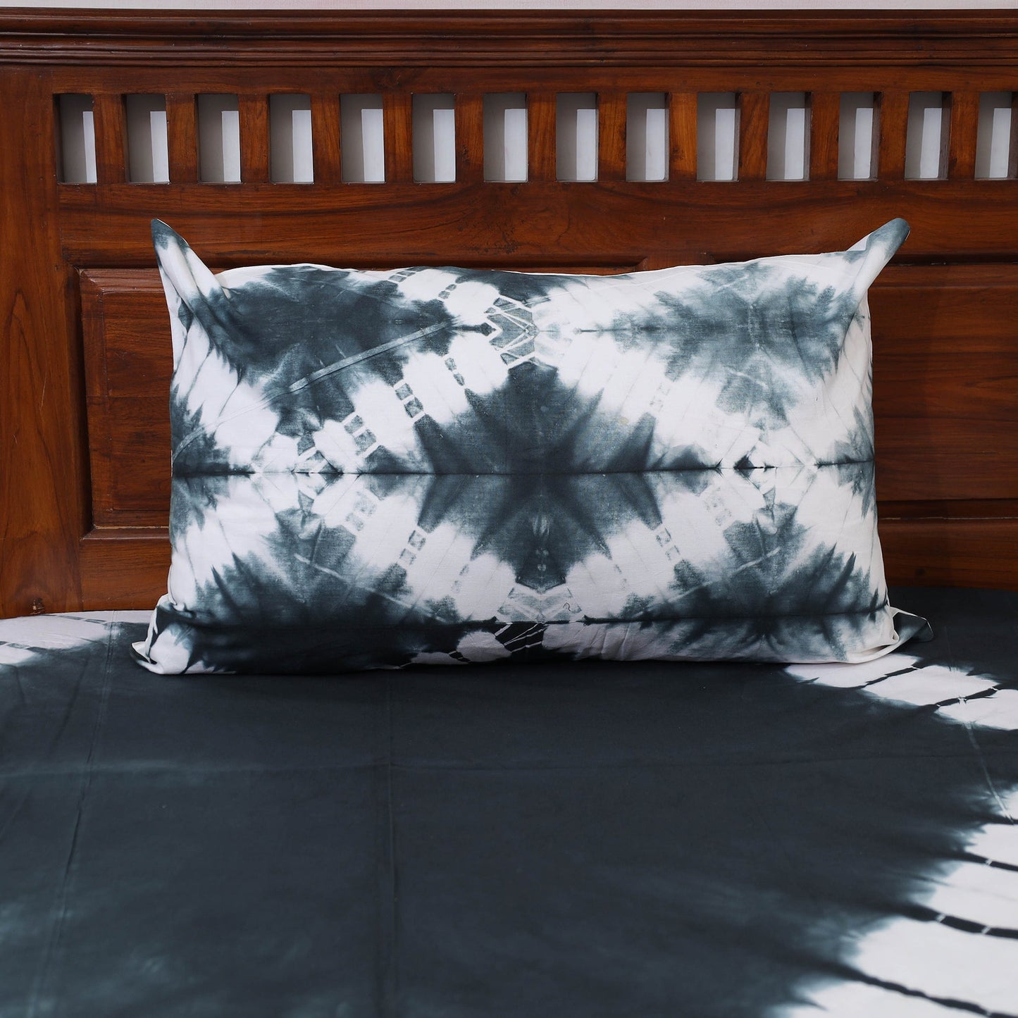 Black - tie & dye cotton double shibori bed sheet set
