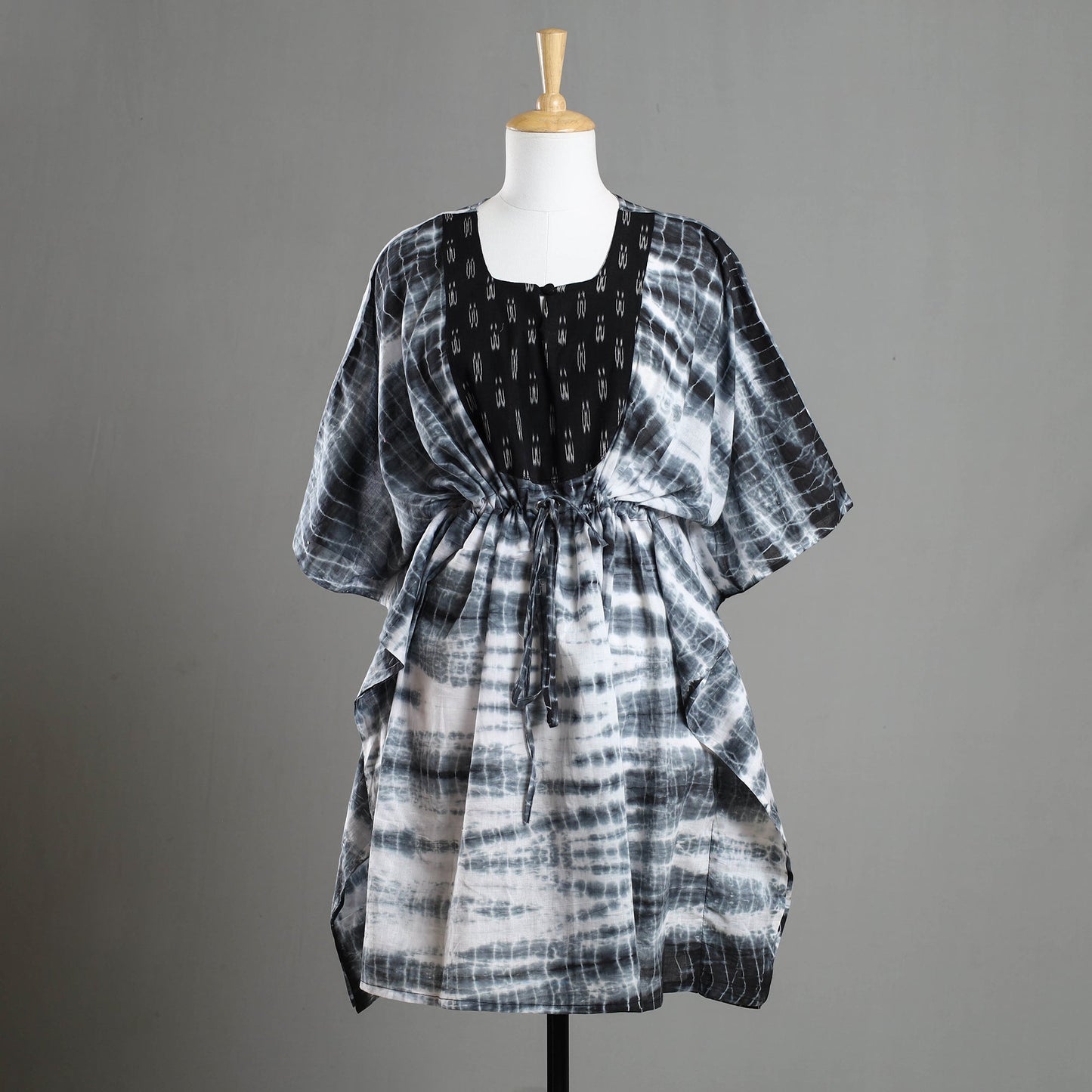 Buy Shibori Tie-Dye Cotton Kaftan with Tie-Up Waist (Medium) Online at iTokri.com