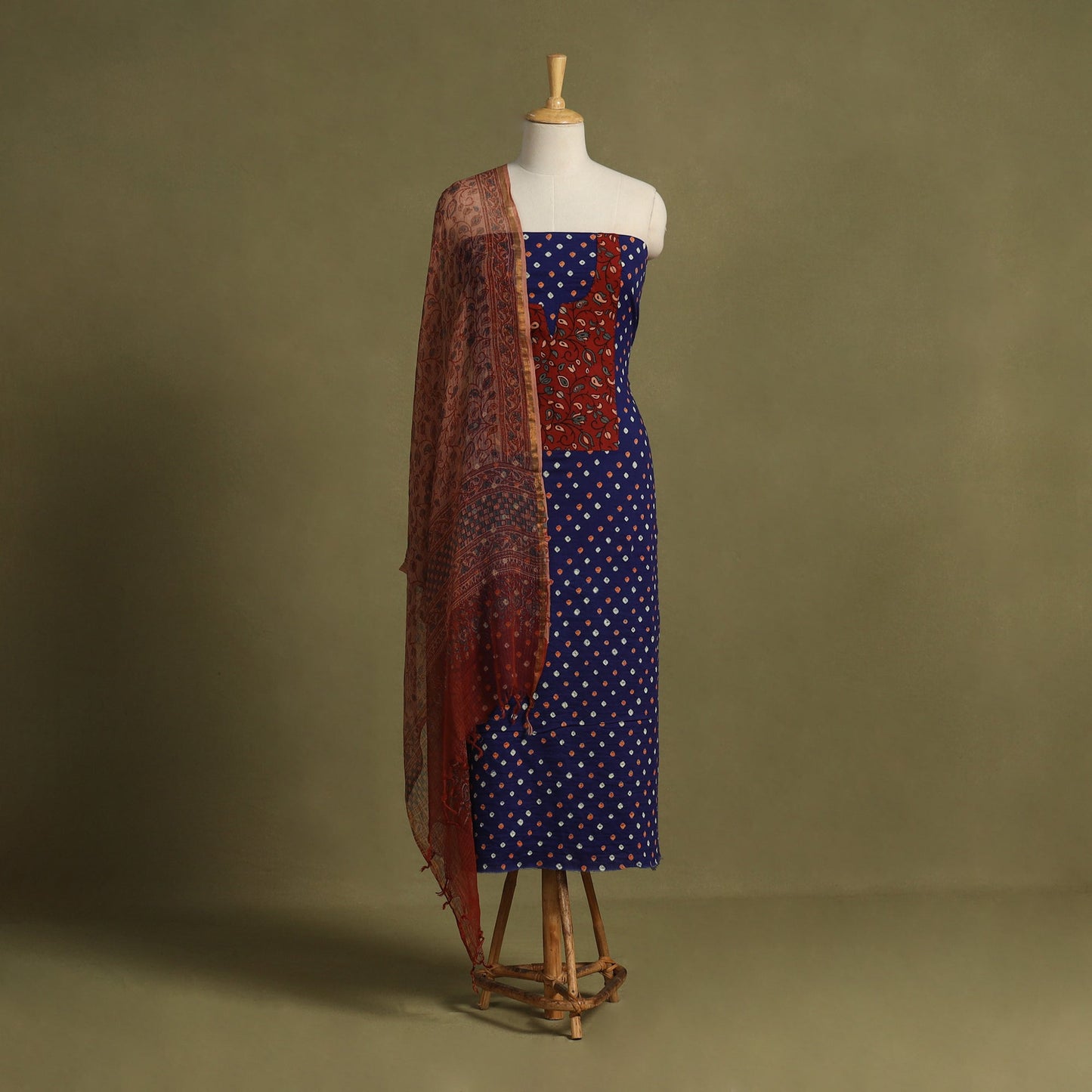 2pc Unstitched Bandhani Dress Material with Jewellery Set