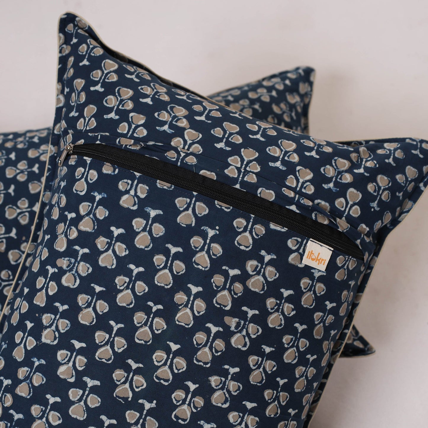 Akola hand pillow cover (set of 2) 02 - handcrafted