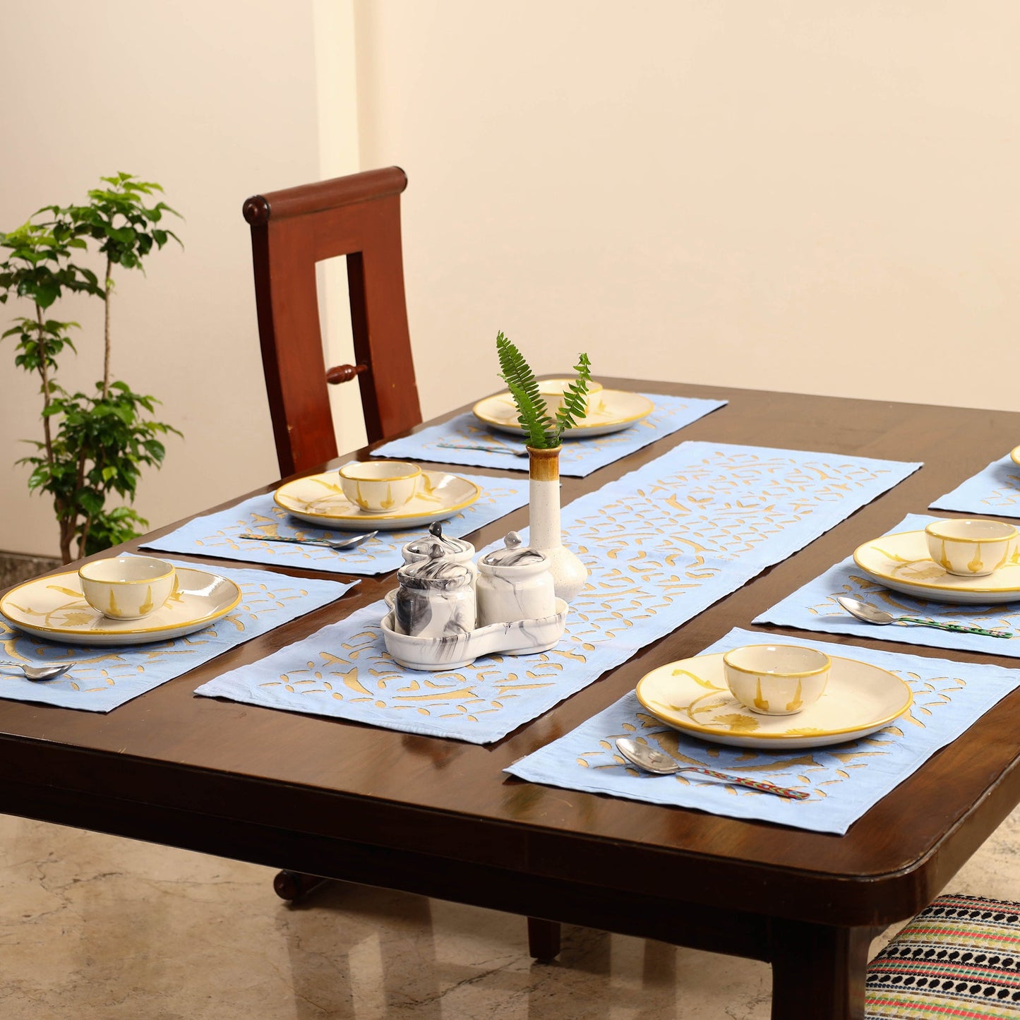 Exquisite Blue Applique Cotton Table Runner with Table Mat Set
