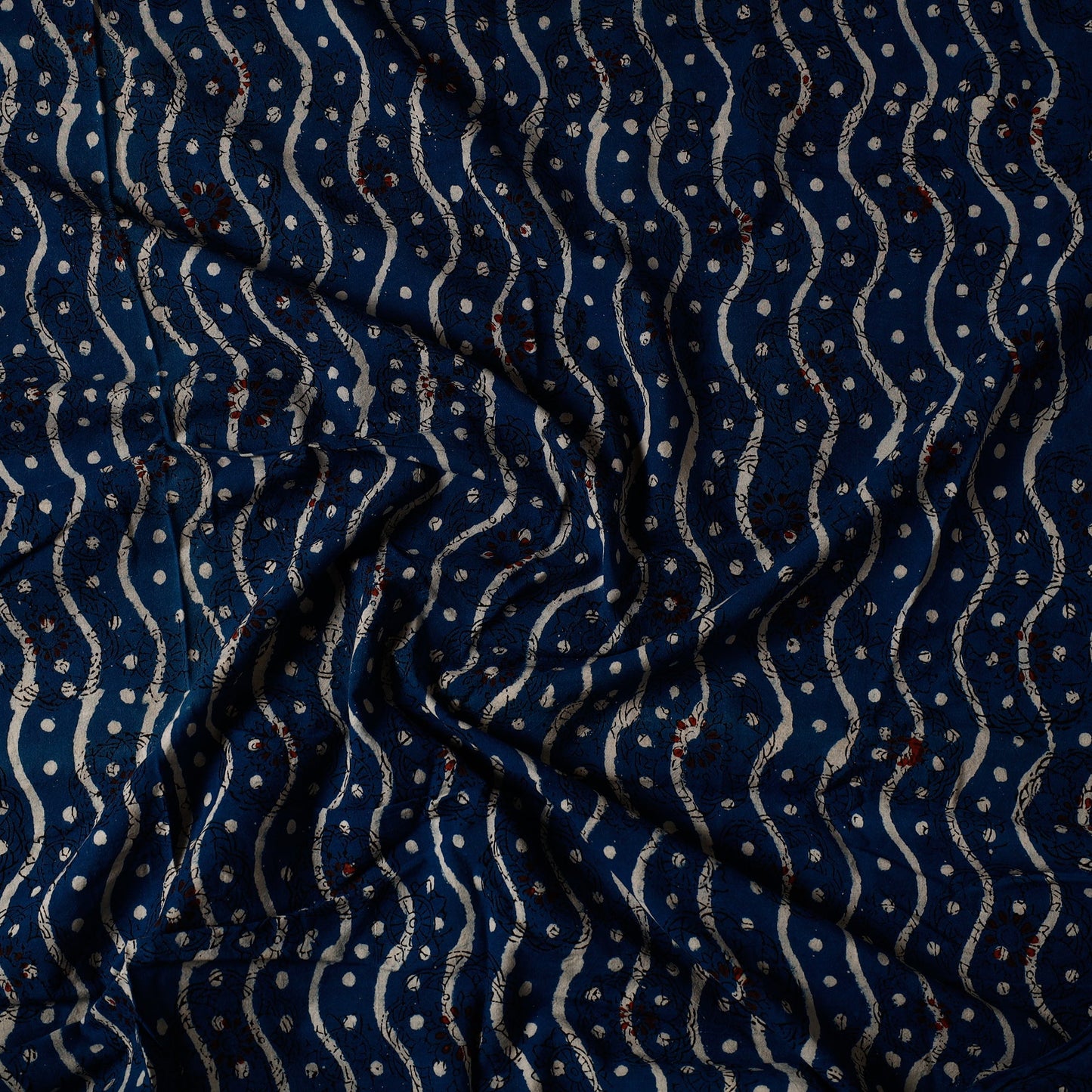 Bagru Dabu Block Printed Cotton Precut Fabric (2.7 meter) 01