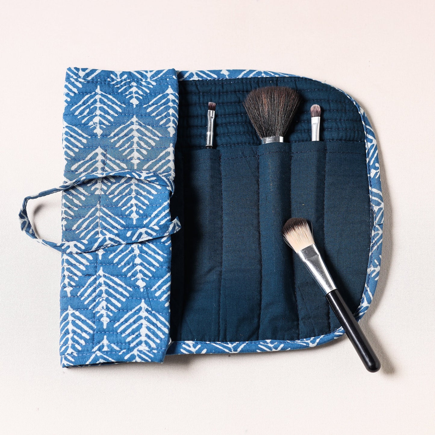 Multipurpose Segmented Make-up Brush Wrap Pouch/Case