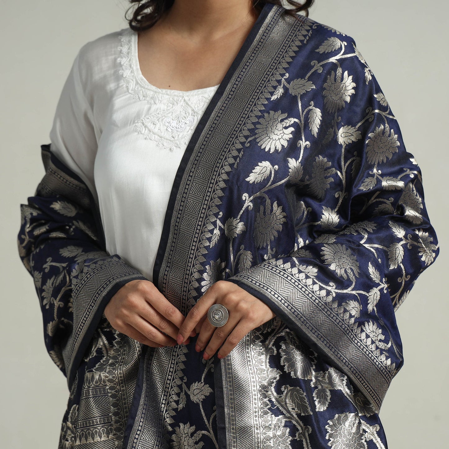 Buy Banarasi Semi Silk Zari Jaal Dupatta with Tassels 11 Online l iTokri.com