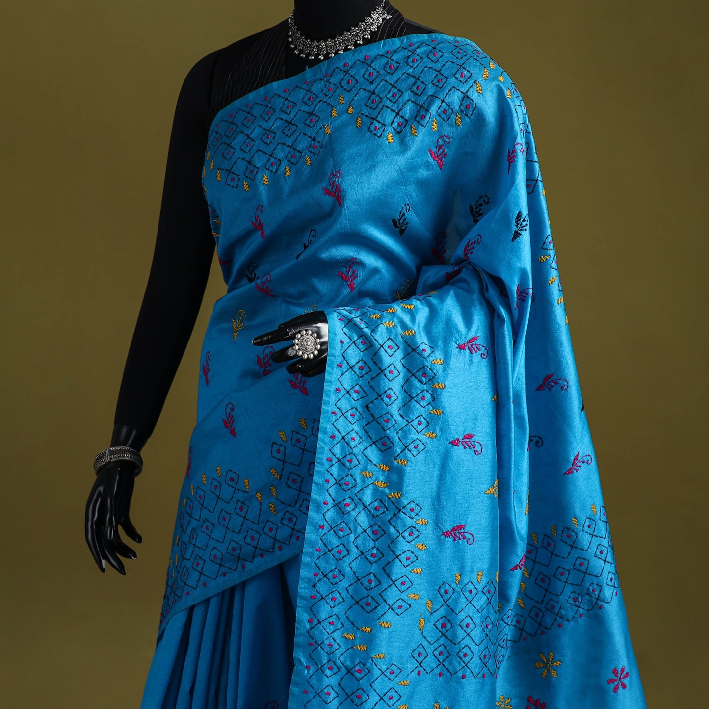 Bengal hand embroidered silk nakshi kantha saree 26