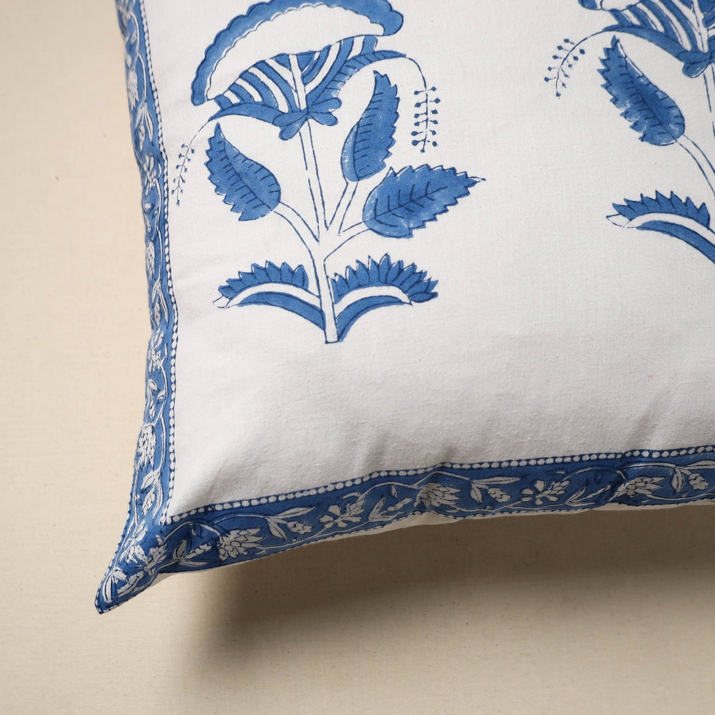 Cotton sanganeri cushion cover (16 x 16 in) 40 - handcrafted