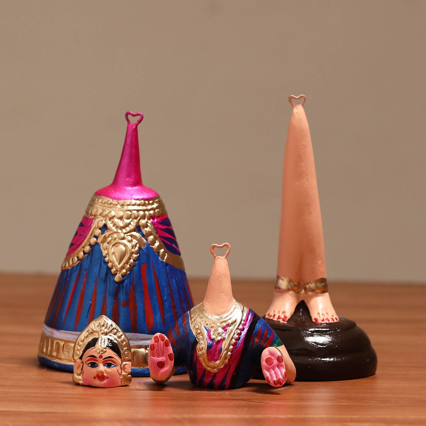 Bobble head thanjavur traditional dancing doll 03