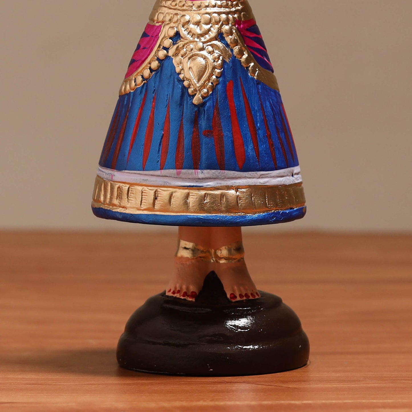 Bobble head thanjavur traditional dancing doll 03