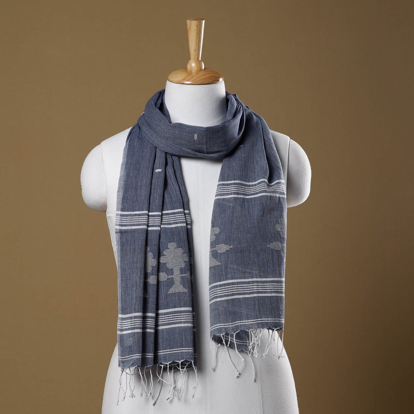 Burdwan Jamdani Buti Handloom Cotton Stole with Tassels Online at iTokri.com