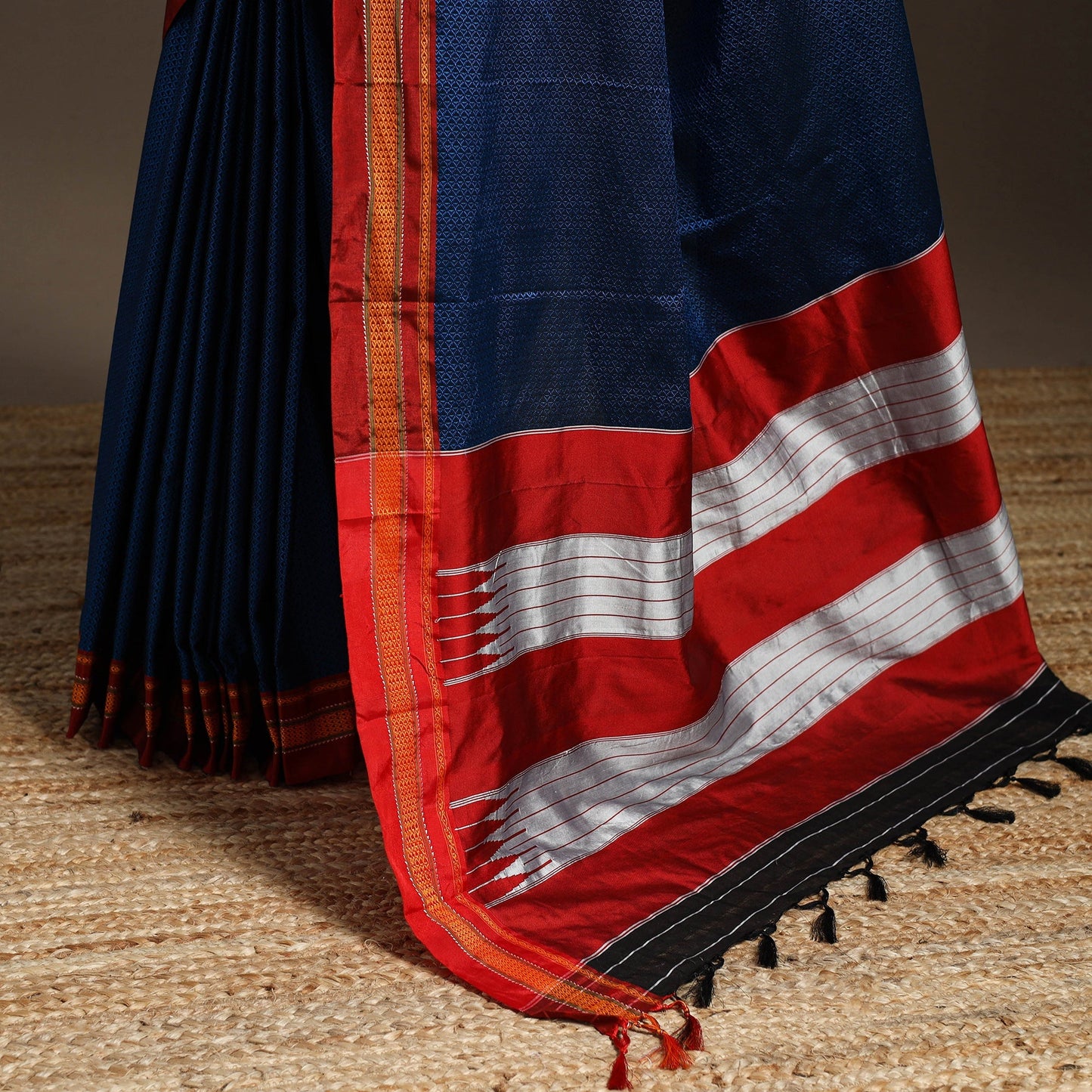 Cotton khun saree with chikki paras border 04 - handcrafted