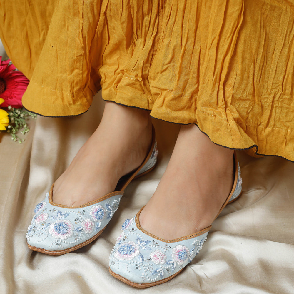 Blue Handstitched Embroidered Jutti