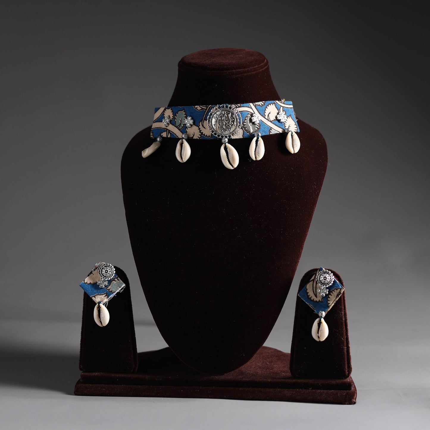 Handcrafted Choker Necklace Set