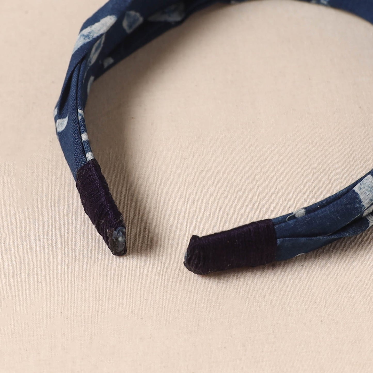 Fabart knotted hair band 32 - handcrafted