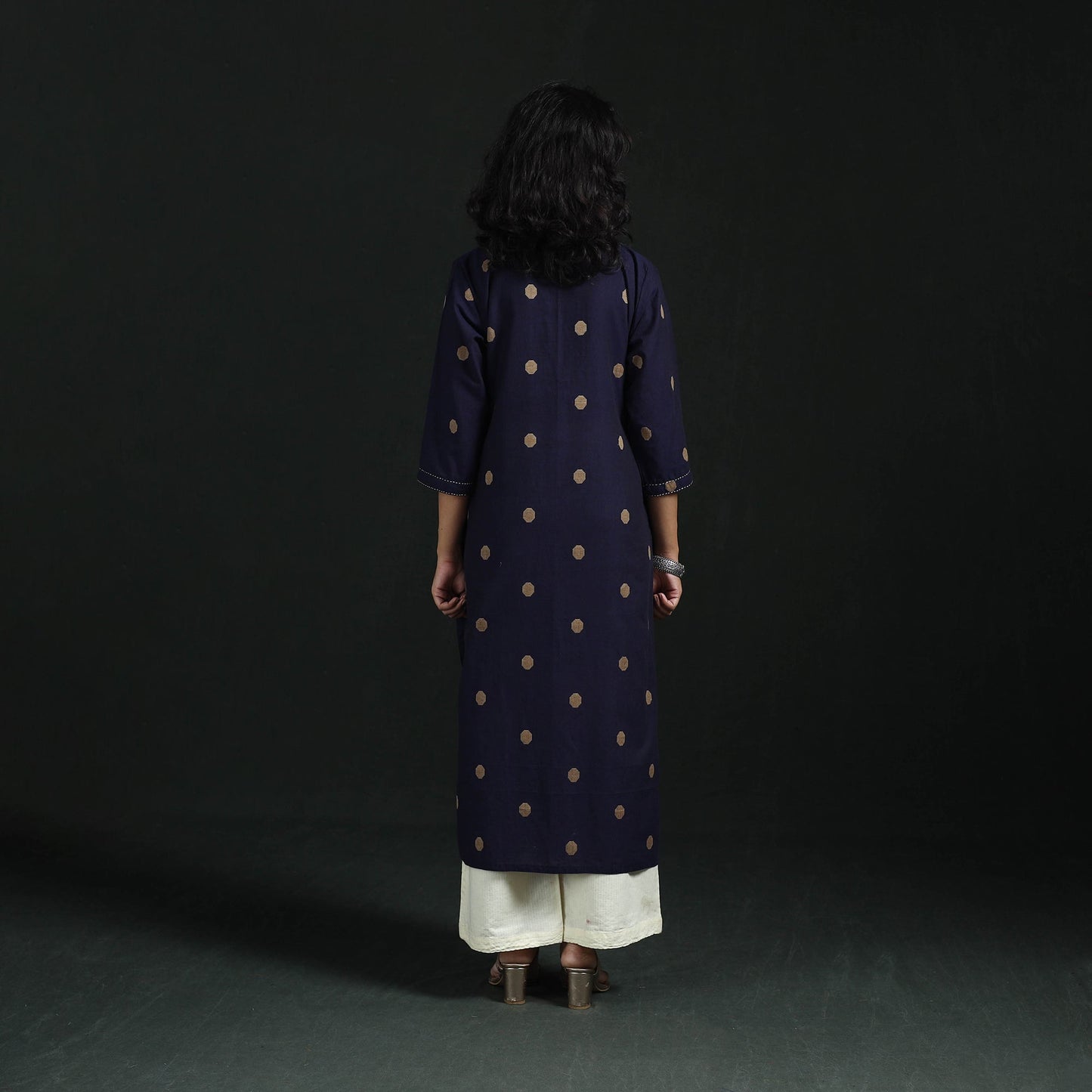 Hand embroidery straight cotton jacquard kurta for women 10