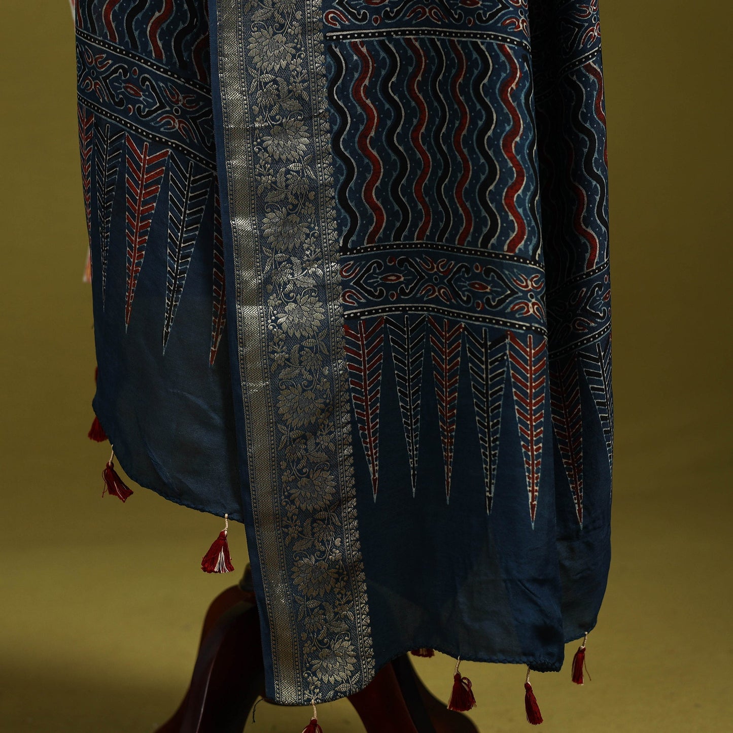 Hand natural dyed dola silk zari border dupatta