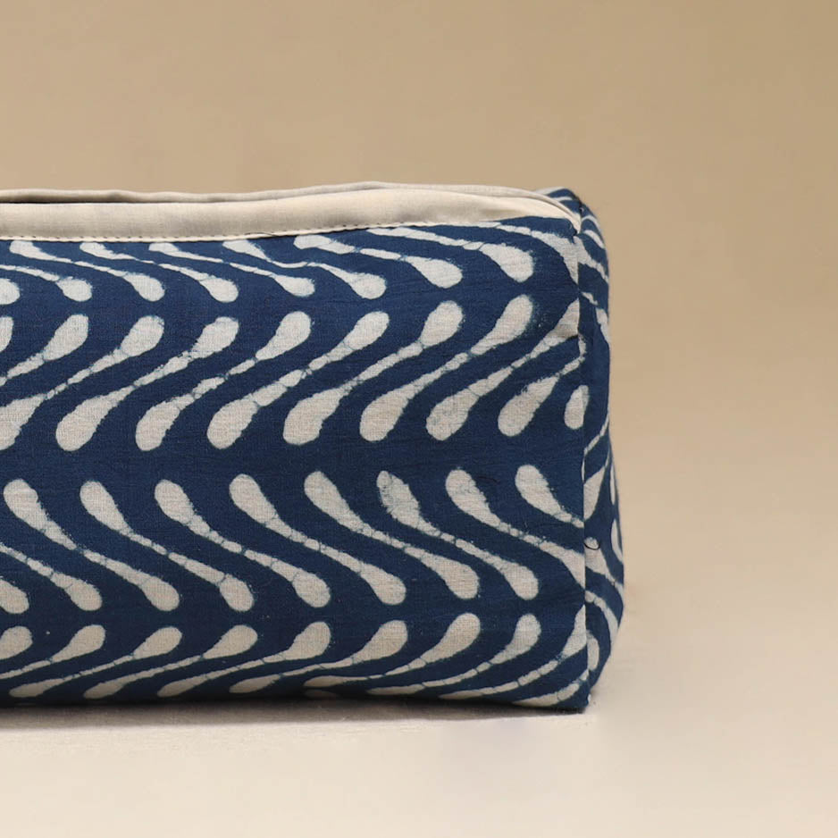 Handcrafted fabric toiletry bag 07