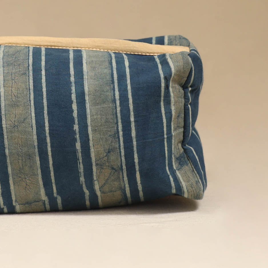 Handcrafted fabric toiletry bag 08