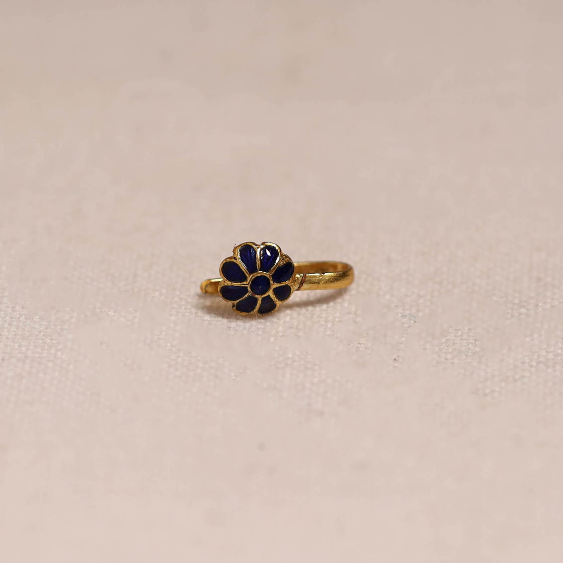 Handcrafted paka meenakari nosepin 153