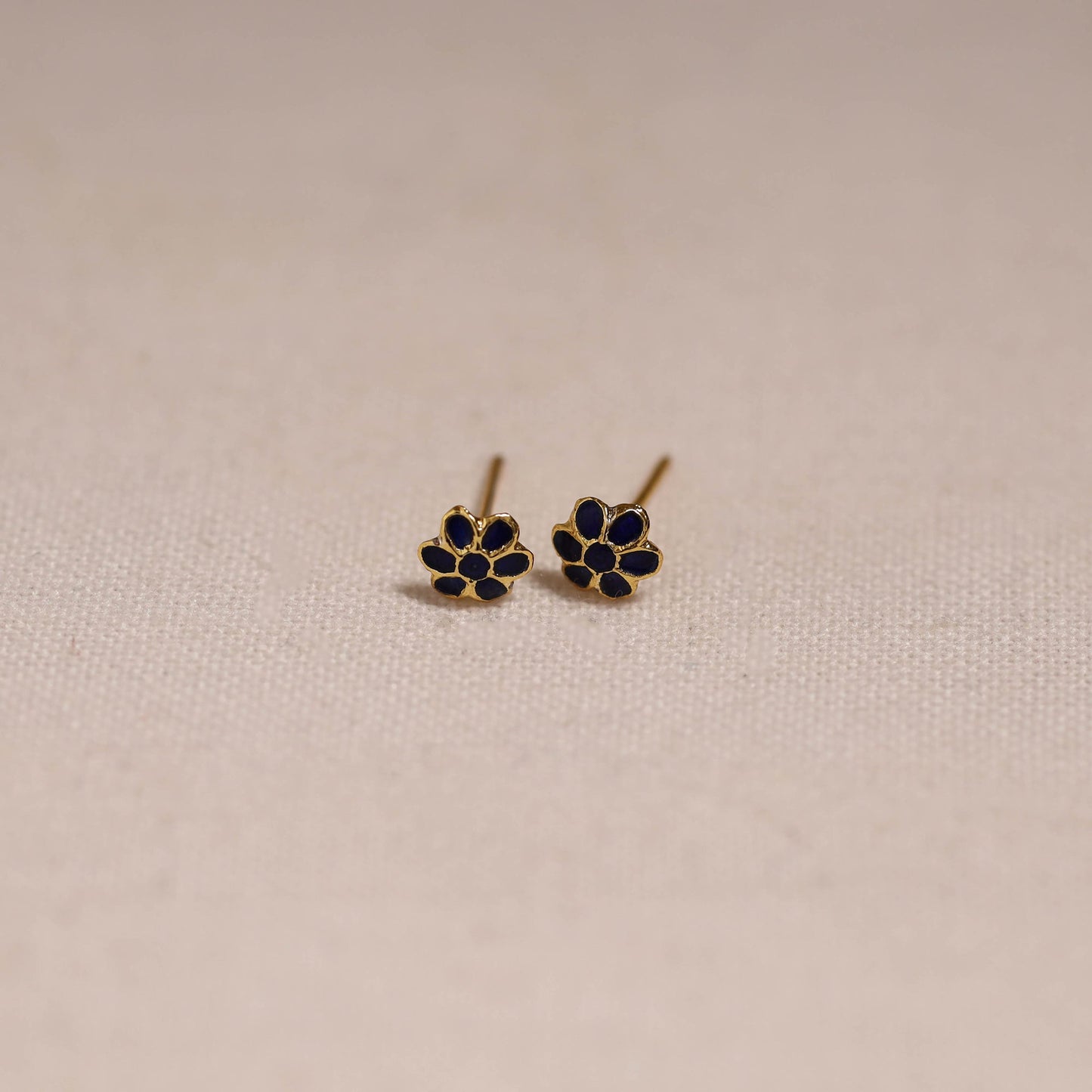 Handcrafted paka meenakari stud earrings 10