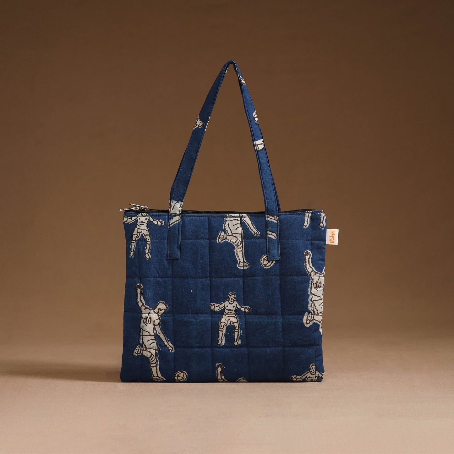 Handcrafted quilted handbag 08