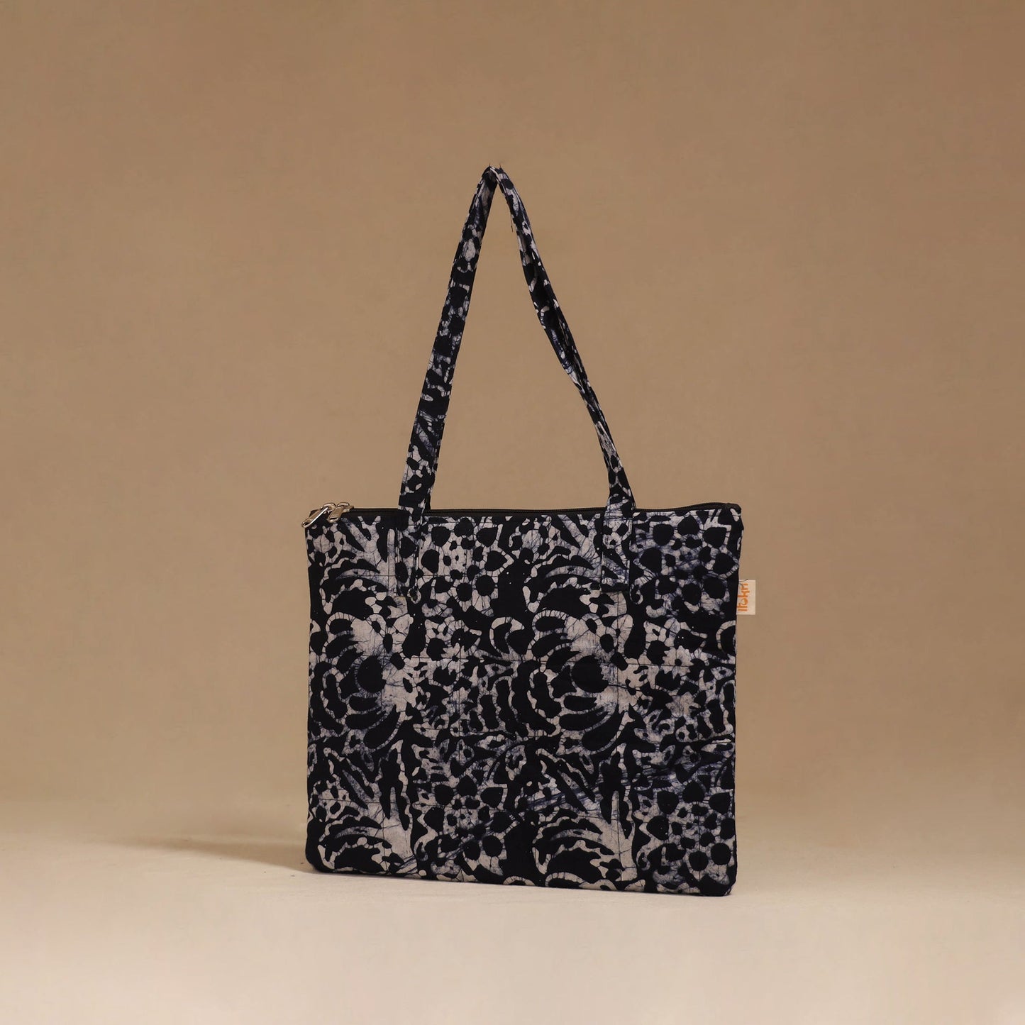 Handcrafted quilted handbag 43