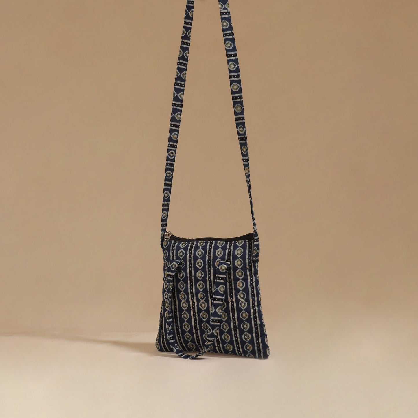 Handcrafted quilted sling bag 01