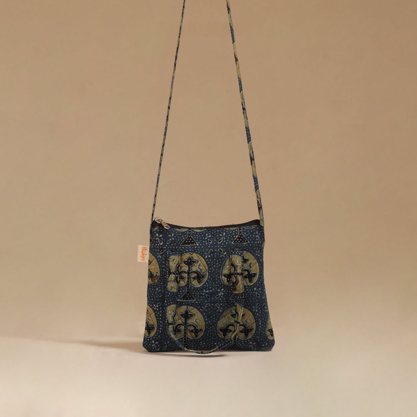 Handcrafted quilted sling bag 02
