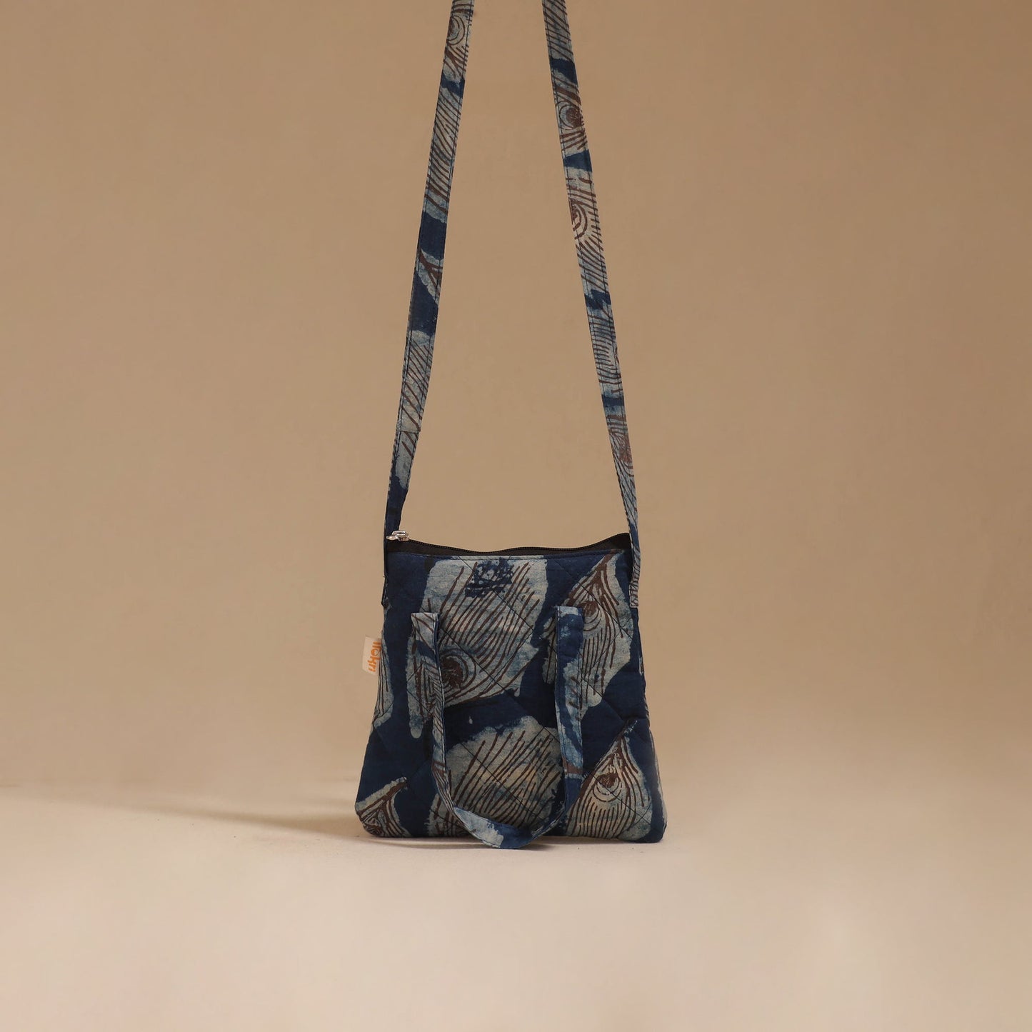 Handcrafted quilted sling bag 40