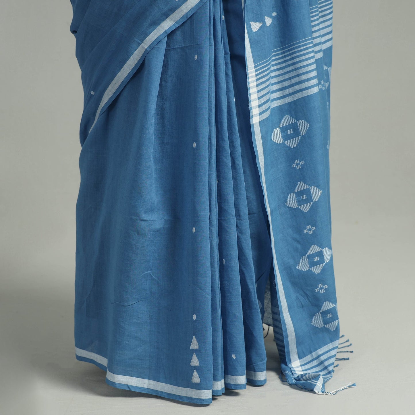 Handloom Cotton Phulia Jamdani Saree with Tassels