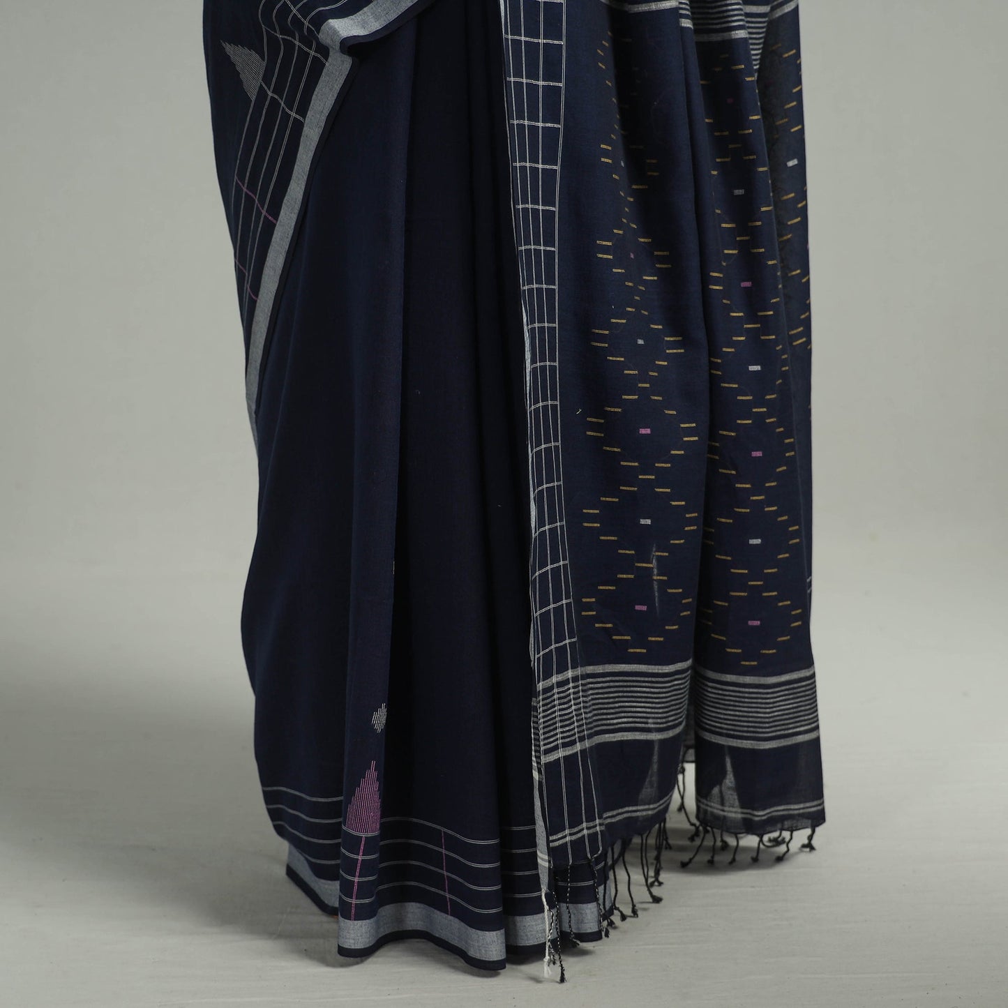 Handloom Cotton Phulia Jamdani Saree with Tassels