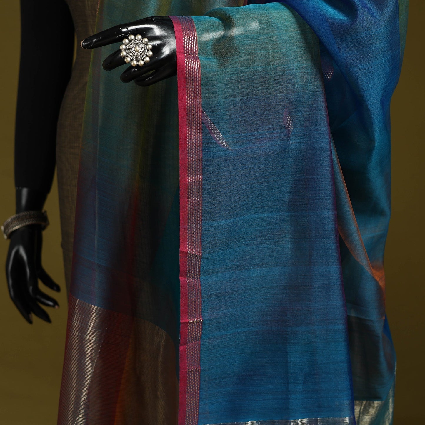 Handloom silk cotton maheshwari dupatta with zari border 17
