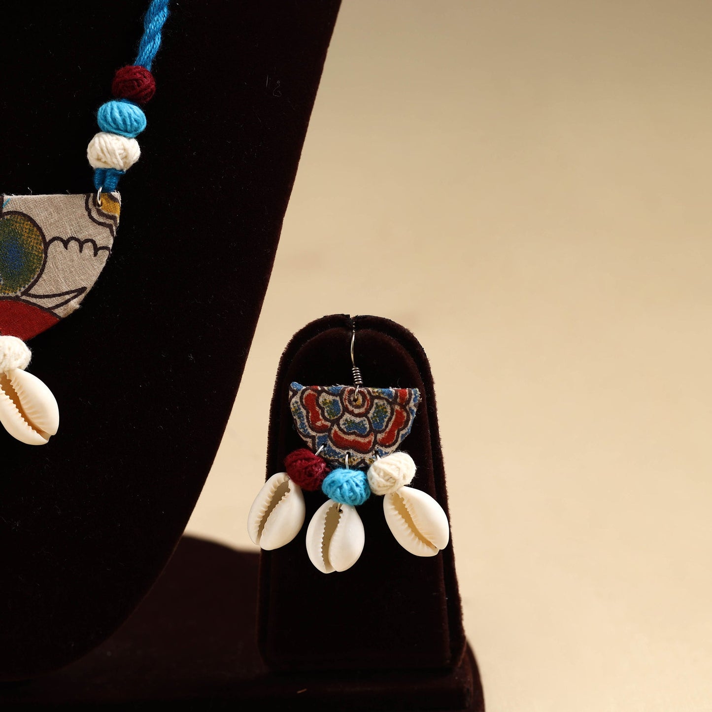 Handmade Fabart Shell Necklace Set