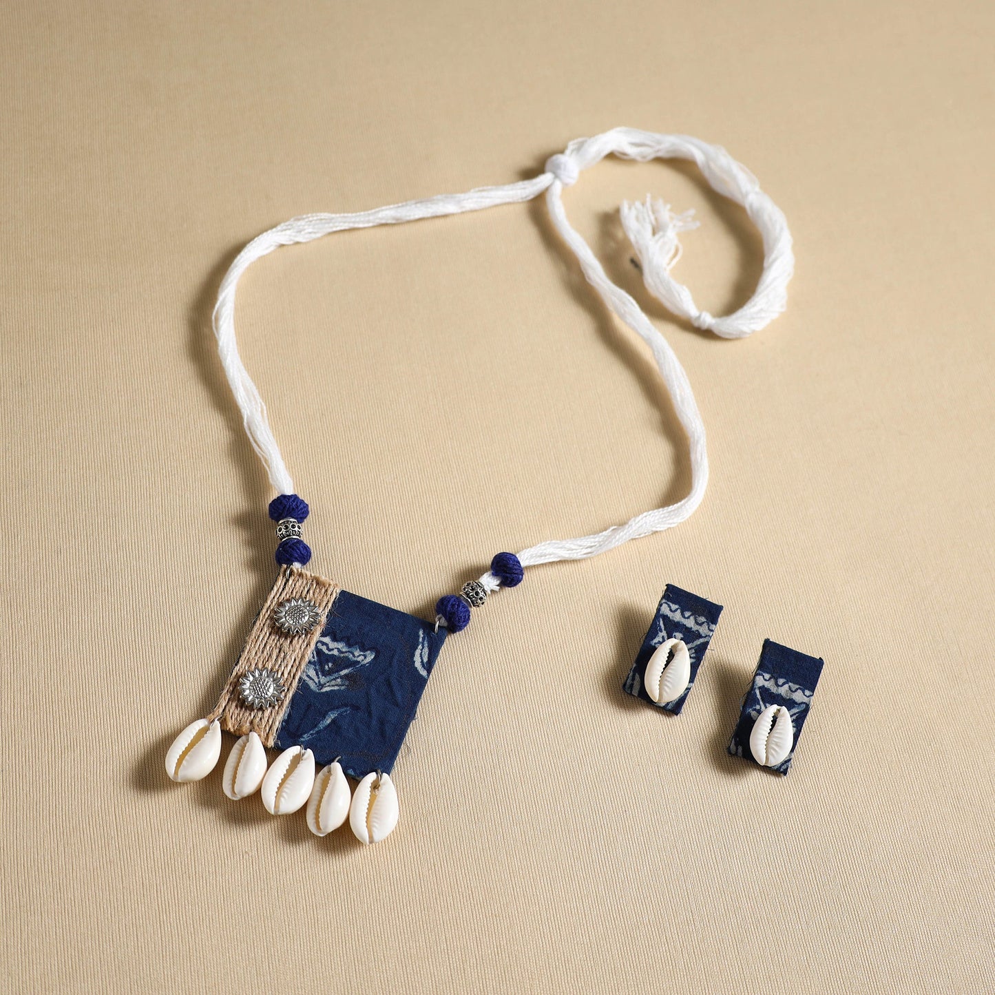 Handmade Shell Jute Fabart Necklace Set